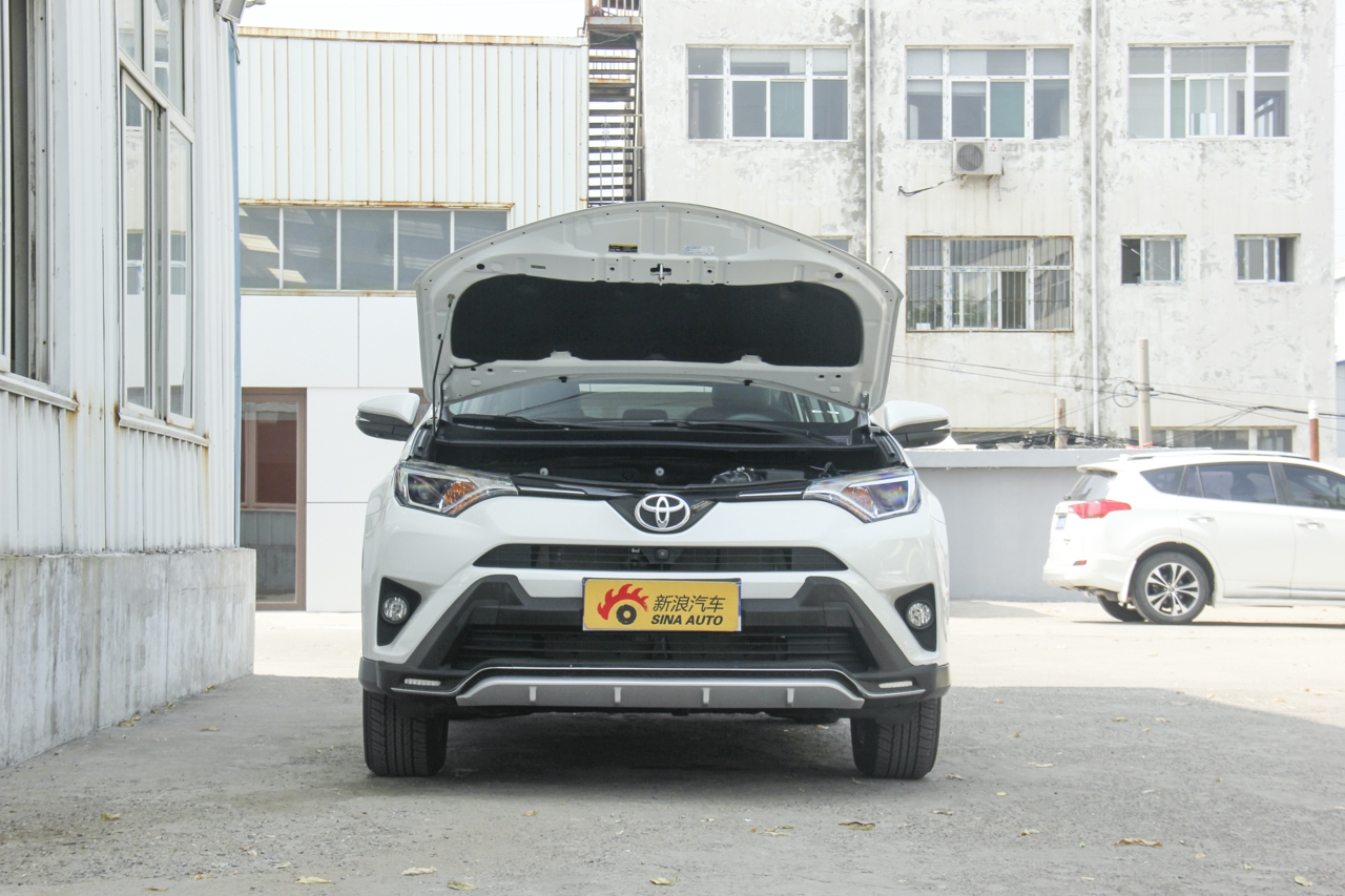 2016款RAV4荣放 2.0L自动两驱风尚版CVT