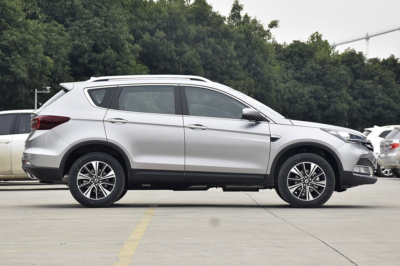 2018款东风风神AX7 1.6T自动豪华型