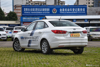 2015款福睿斯1.5L手动时尚型