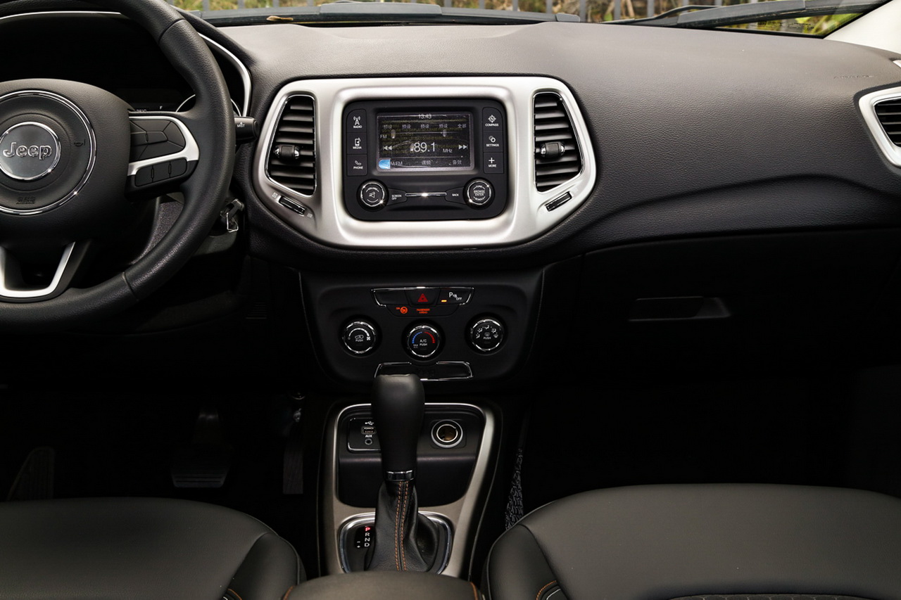 2017款指南者1.4T自动 200T舒享版