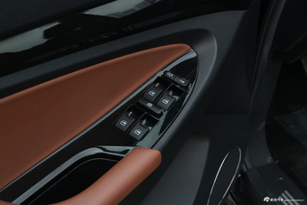 2017款揽福1.9T手动柴油两驱豪华版7座