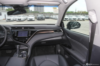 2018款凯美瑞2.0G自动豪华版