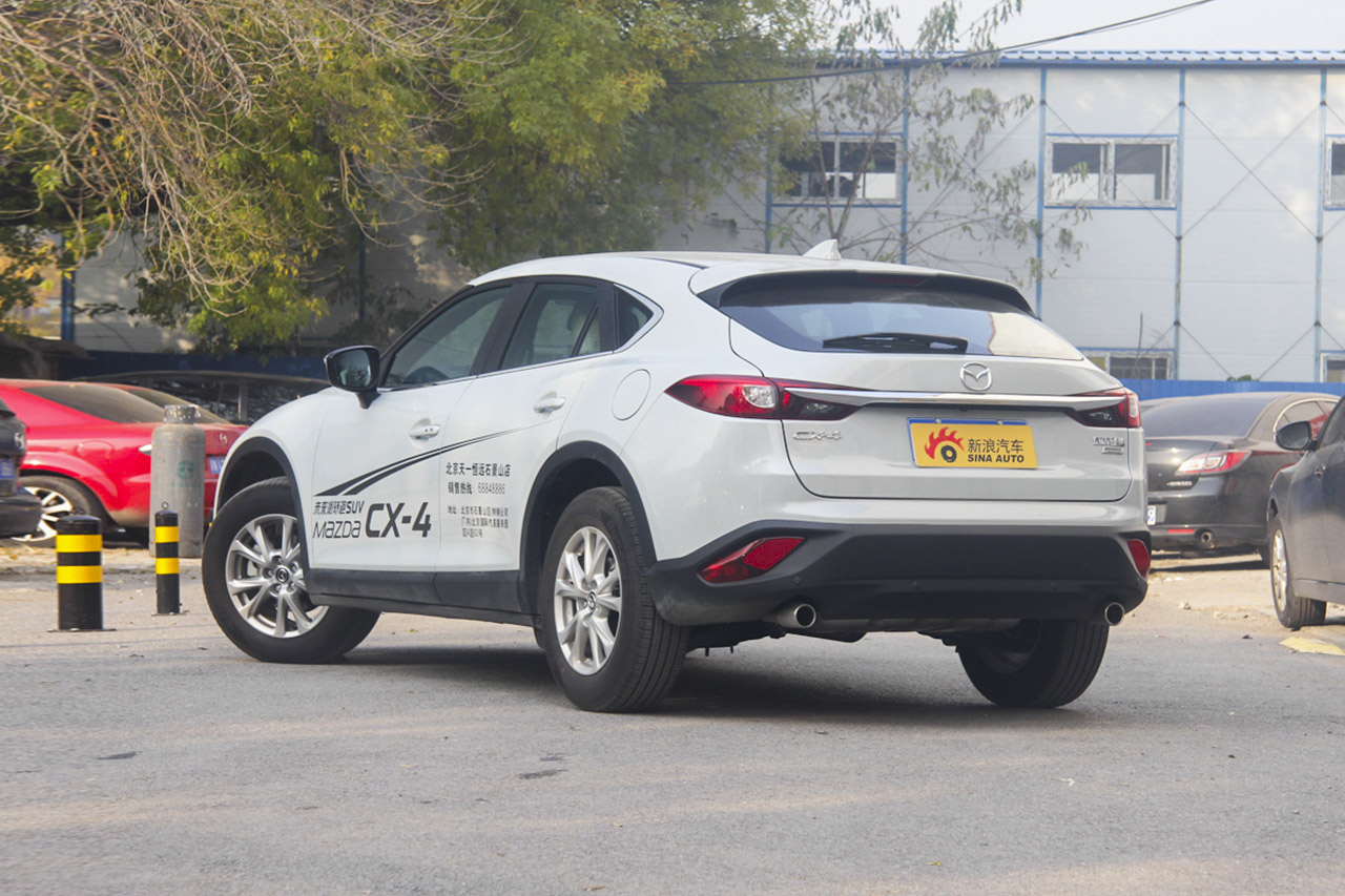 2016款马自达CX-4 2.0L自动两驱蓝天领先版