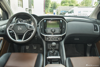 2016款驭胜S350 2.0T手动四驱汽油豪华天窗版7座