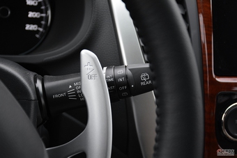 2017款帕杰罗·劲畅SPORT 3.0L自动V6中东版