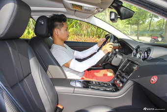 2015款捷豹XJL 3.0L自动SC两驱尊享商务版