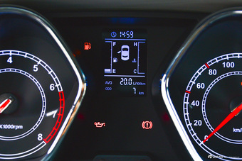 2016款瑞风S2 1.5L手动豪华智能型双色版