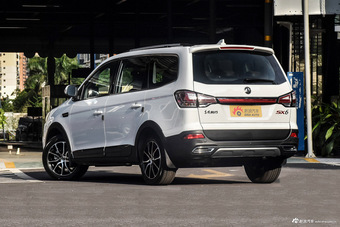 2018款风行SX6 1.6L手动豪华型