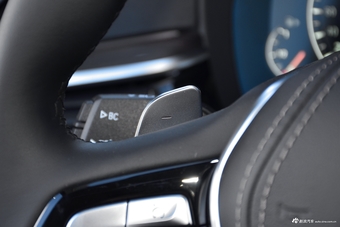 2019款宝马5系2.0T自动530Li 尊享型豪华套装