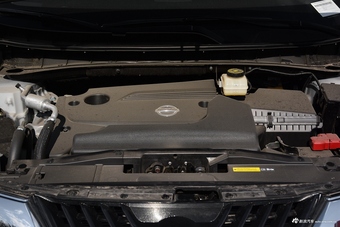 2017款楼兰2.5L自动XL两驱智尚版 