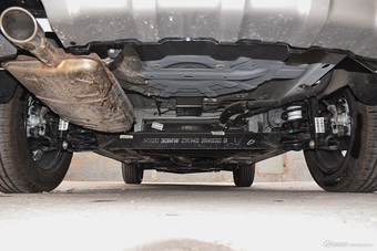 2016款宝骏560 .1.8L AMT智能手动豪华型 (白色)