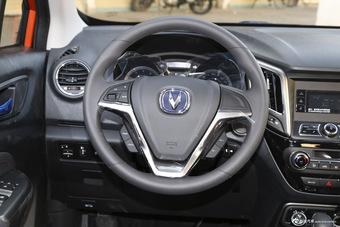 2016款长安CS15 1.5L自动时尚版