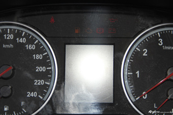 2016款中华V5 1.5T自动两驱运动型