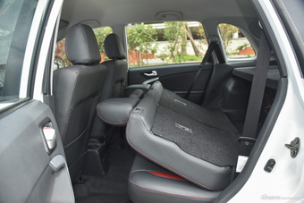 2015款利亚纳A6 1.4L手动两厢理想型