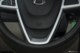 2015款利亚纳A6 1.4L手动三厢梦想型