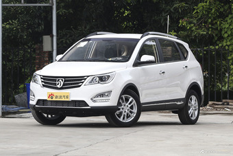 2016款宝骏560 1.5T手动精英型图片