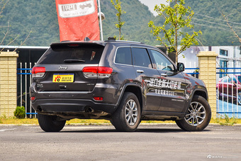 2016款大切诺基3.0TD自动柴油舒享导航版