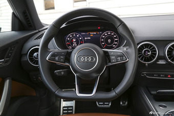2017款奥迪TT Coupe 2.0T自动45TFSI quattro