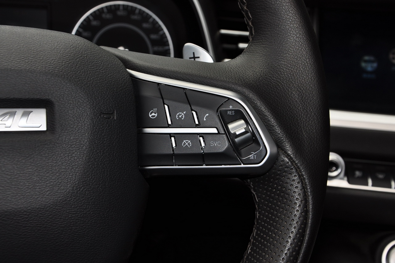 2017款哈弗H6 换代2.0T自动两驱智尚型红标