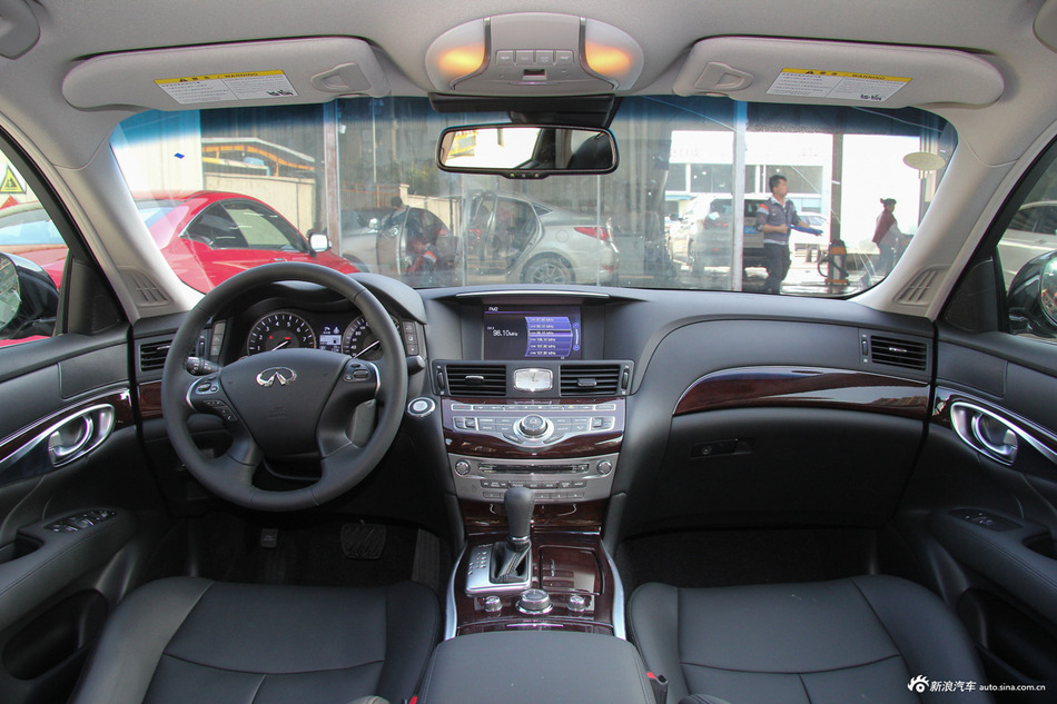 2017款英菲尼迪Q70L 2.5L自动悦享版
