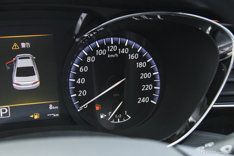 2018款启辰D60 1.6L自动智联精英版