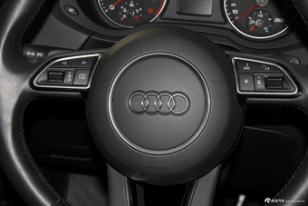 2016款奥迪Q3 1.4T自动30TFSI风尚型