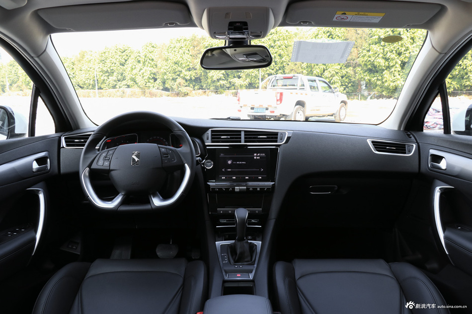 2018款DS 5LS 1.6T自动30THP尊贵型