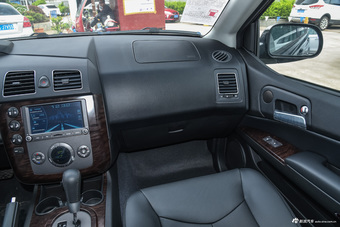 2014款荣威W5 1.8T自动四驱豪域特装版