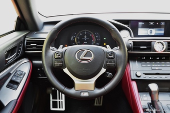 2016款雷克萨斯RC 2.0T自动200t F SPORT版