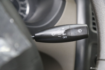 2012款五菱荣光1.5L加长标准型