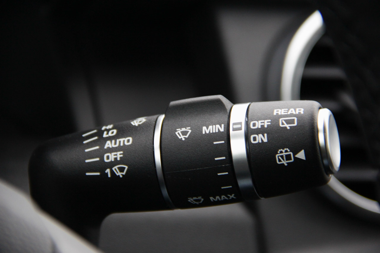 2016款第四代发现3.0T自动SC曜黑典藏版 SE