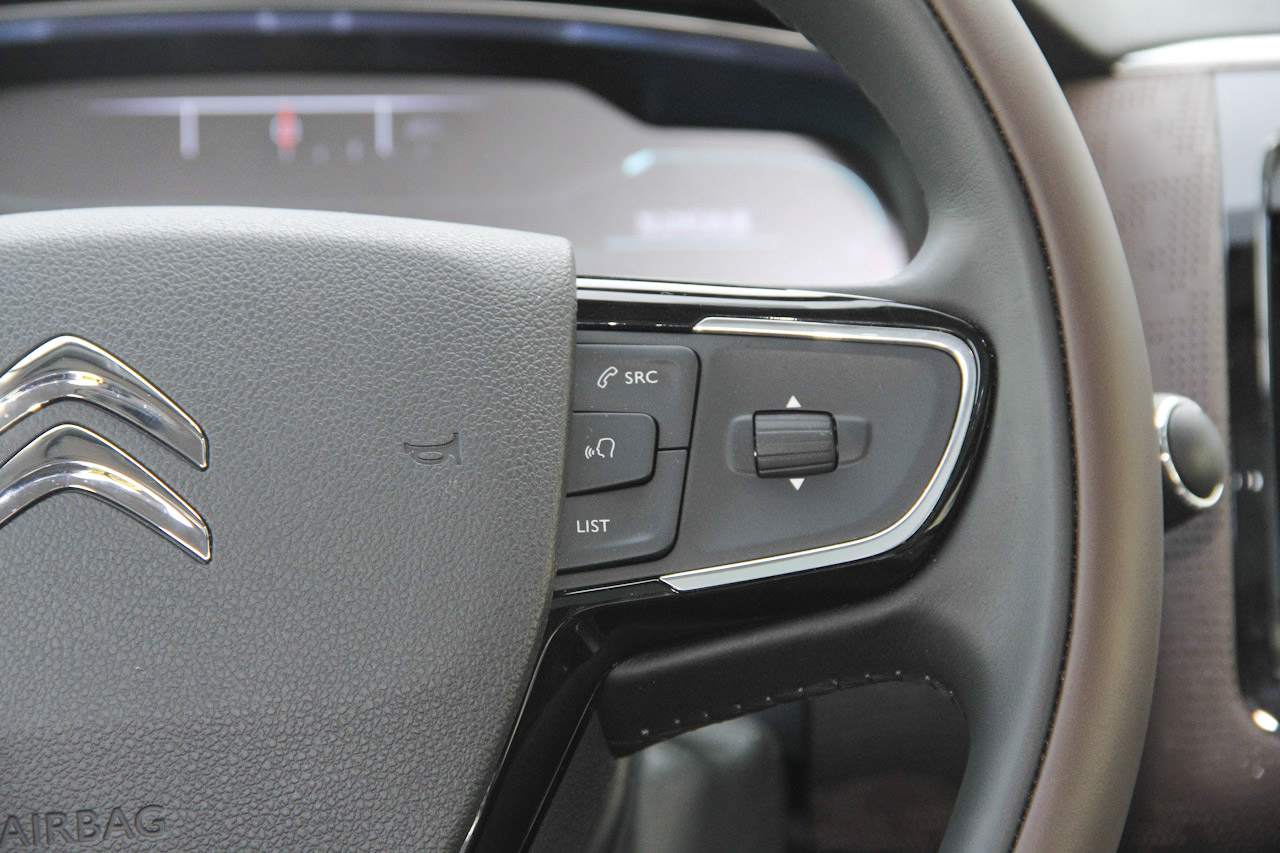 2017款雪铁龙C6 1.8T自动旗舰型