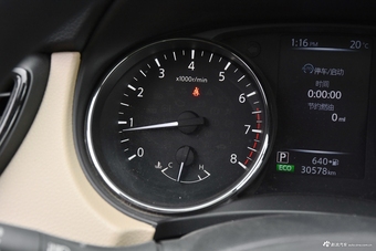 2017款奇骏2.5L自动CVT七座领先版 4WD