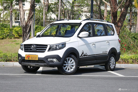 2017款启腾V60 1.5L手动豪华型 