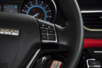 2016款哈弗H1 1.5L自动标准型蓝标改款 钛白