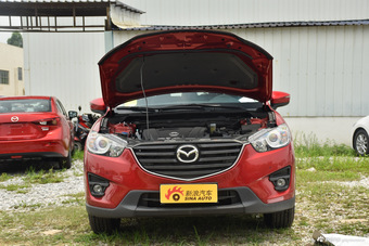 2015款马自达CX-5 2.0L自动两驱都市型 魂动红