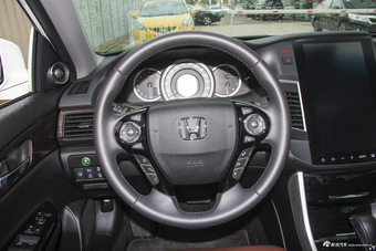 2016款雅阁2.4L自动智尊版