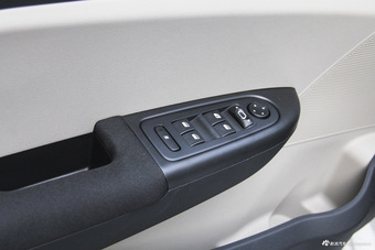 2015款东风风神L60 1.8L自动新享型