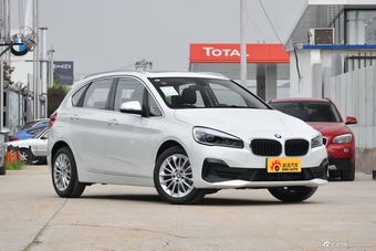 2018款宝马2系旅行车218i 1.5T自动领先型