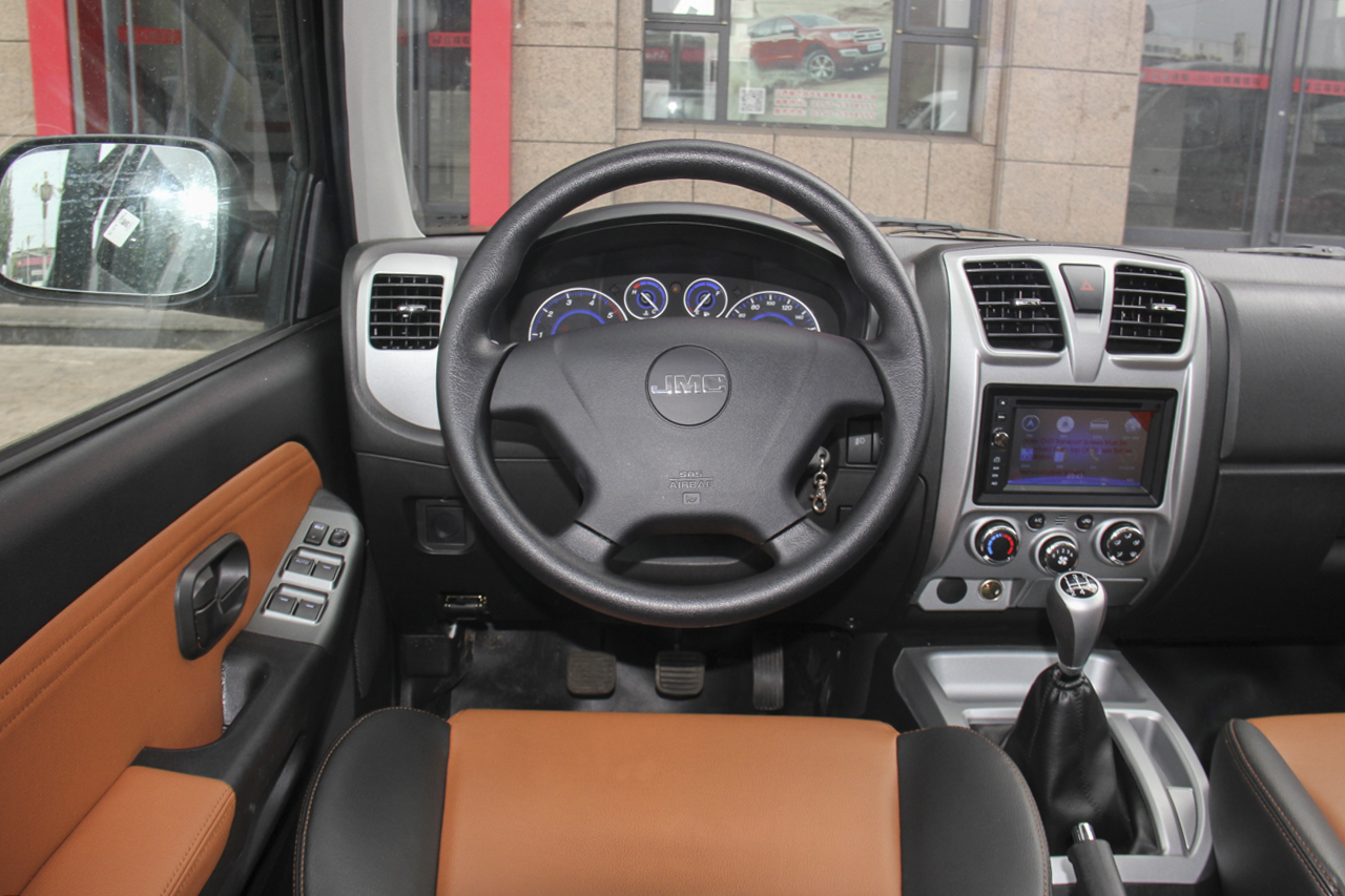 2018款宝典2.9T手动新超值柴油两驱豪华型标准货箱JX4D30B5L