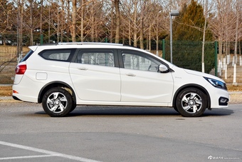 2017款宝骏310W 1.5L手动豪华型