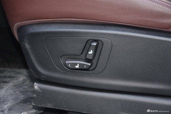 2017款宝骏560 1.5T DCT旗舰型7座