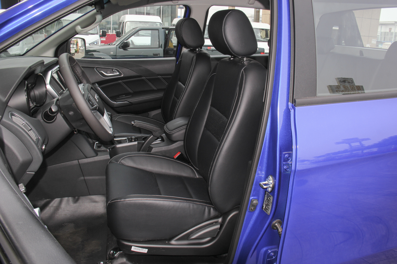 2017款域虎7 2.4T手动柴油四驱豪华版JX4D24A5L