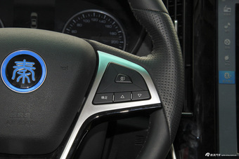 2017款比亚迪秦1.5T自动尊贵型