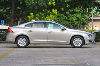 2017款沃尔沃S60L 1.5T自动T3智进版