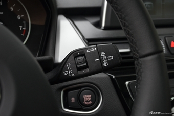 2018款宝马2系旅行车218i 1.5T自动时尚型