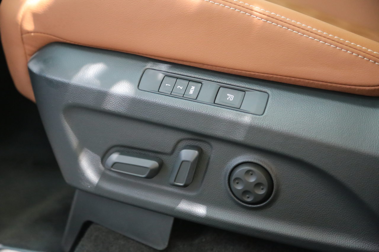 2017上汽大通D90 2.0TGI自动四驱高配版