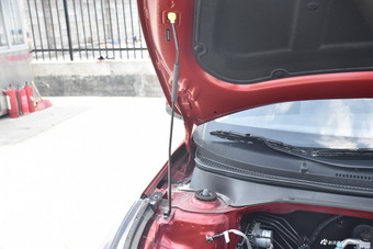 2017款起亚K2 1.4L自动GLS三厢