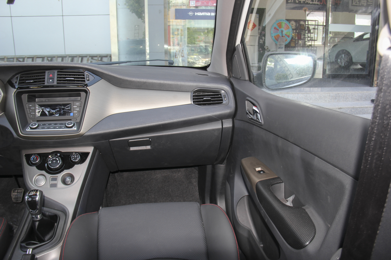 2017款海马M3 1.5L手动豪华型