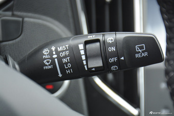 2016款众泰SR7 1.5T自动魔方之路版